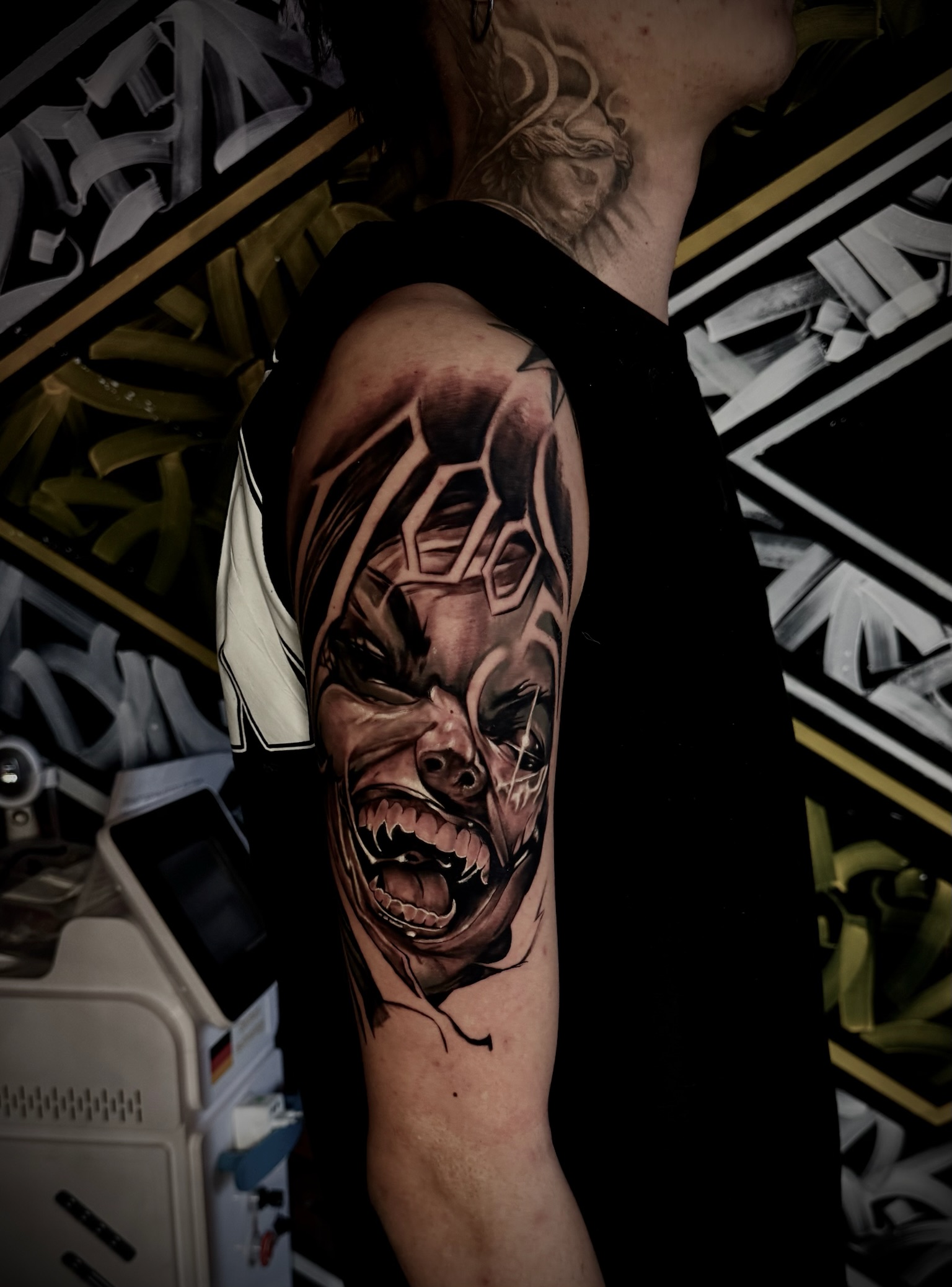 Samurai black & grey шивээс